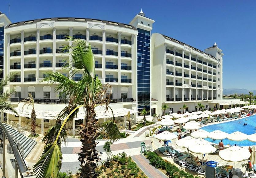 & River & Resort 5*
